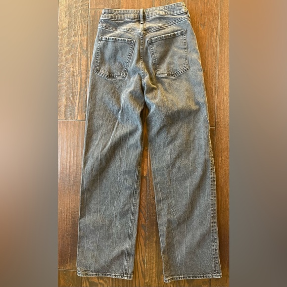 Old Navy Extra High-Rise Jeans - Picture 2 of 9